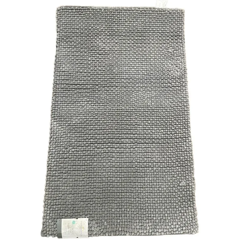 Threshold Low Chenille Memory Foam Bath Rug. Radiant Gray. 20”x34”